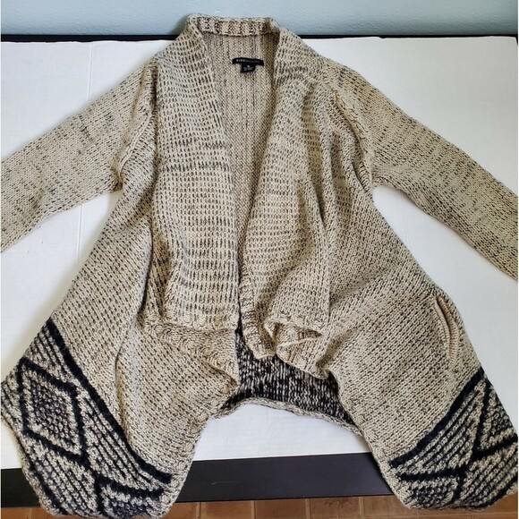 BCBGMAXAZRIA Cardigan Sweater Open Front Wool Blend Beige Aztec Women Sz M Med - Picture 7 of 10